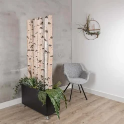 Birken-Raumteiler Svea | Mit schwarzem Kasten, Kunstpflanzen und Rollen | H180