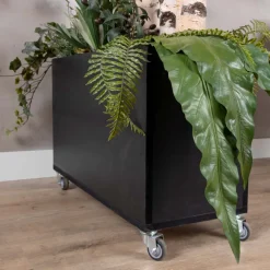 Birken-Raumteiler Svea | Mit schwarzem Kasten, Kunstpflanzen und Rollen | H180