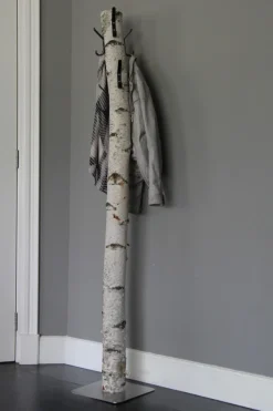 Birkenstamm-Garderobenständer Rafa | Metallhaken | mit Fuß | 165 cm