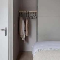 Birkenstamm-Hängegarderobe Elvio | Silberne Ösen | 100 cm