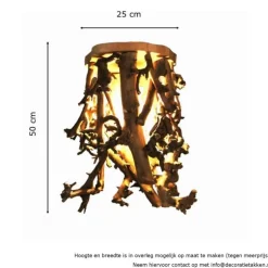 Deckenleuchte Holz mit entrindeten Birnenzweigen