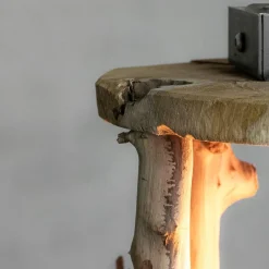 Deckenleuchte Holz mit entrindeten Birnenzweigen