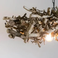 Esstischleuchte aus entrindeten Birnenästen mit Kette und 3 Lichtquellen