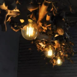 Esstischleuchte aus entrindeten Birnenästen mit Kette und 3 Lichtquellen