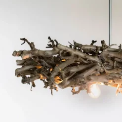 Esstischleuchte aus entrindeten Birnenästen mit Rahmen und 3 Lichtquellen