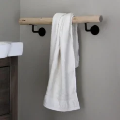 Handtuchhalter | Geschliffene Birke | Schwarze Halterungen | 60cm