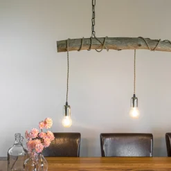 Hängeleuchte aus altem Eichenstamm mit Textilkabel in Beige