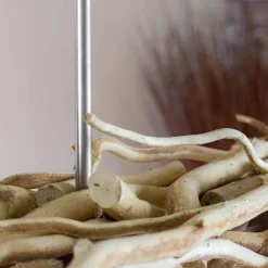 Hängeleuchte aus Aststücken mit Rahmen