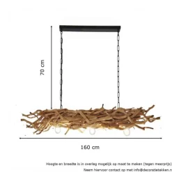 Hängeleuchte aus entrindeten Ästen mit Kette