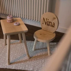 Kindertisch aus Holz klein