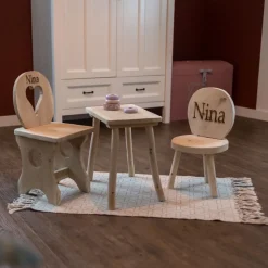 Kindertisch aus Holz klein