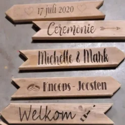 Pfeil aus Holz–Personalisiertes Symbol/Text – 55cm