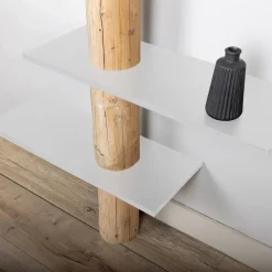 Stellen Sie Ihr Baumstamm-Wandregal Einar selbst zusammen | 250 cm