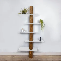 Stellen Sie Ihr Baumstamm-Wandregal Einar selbst zusammen | 250 cm