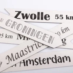 Trespa Pfeil – Personalisiertes Symbol/Tekst – 55cm